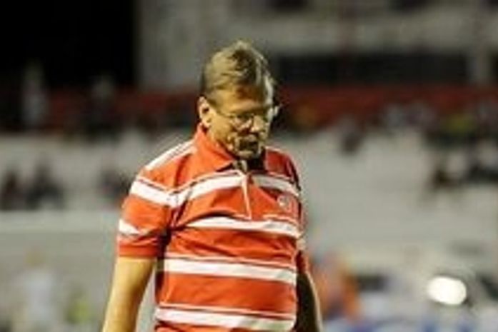 Irmão de Oswaldo de Oliveira não é mais o técnico do Náutico