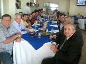 advogados apoiando Marcelo Vieira(terno preto na frente)
