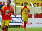 Atacante Jonathan vai desfalcar o Tricolor na partida do final de semana