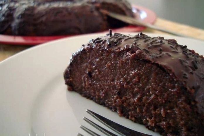 Brigadeiro de forno ganha versão torta com casquinha crocante