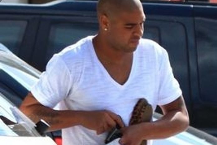 Som em festa na casa de Adriano no Rio causa transtorno com vizinha