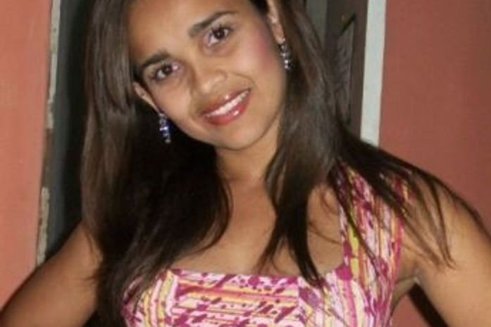 Professora Fernanda Paes foi morta a tiros no Benedito Bentes