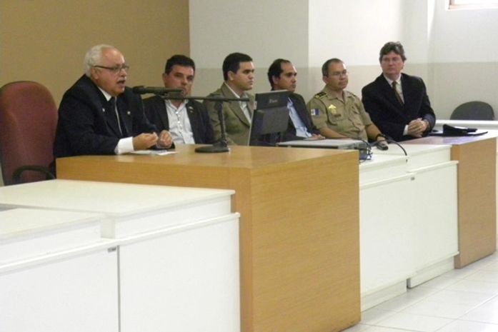 Reunião discutiu o elevado número de homicídios envolvendo jovens