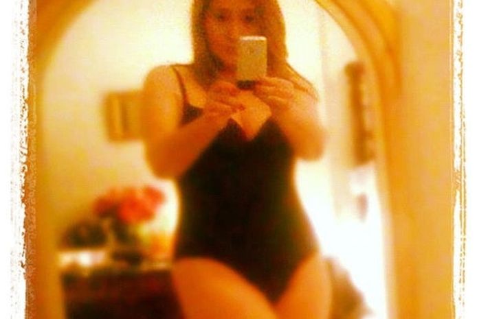 Sonia Abrão sensualizando no Instagram
