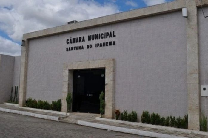 Investigação de vereadores para no MP e população quer resposta