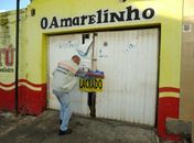 Fiscais lacram bar na Ponta Grossa