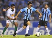 Em noite de argentinos, Grêmio vence por 3 a 0 e elimina o Ipatinga