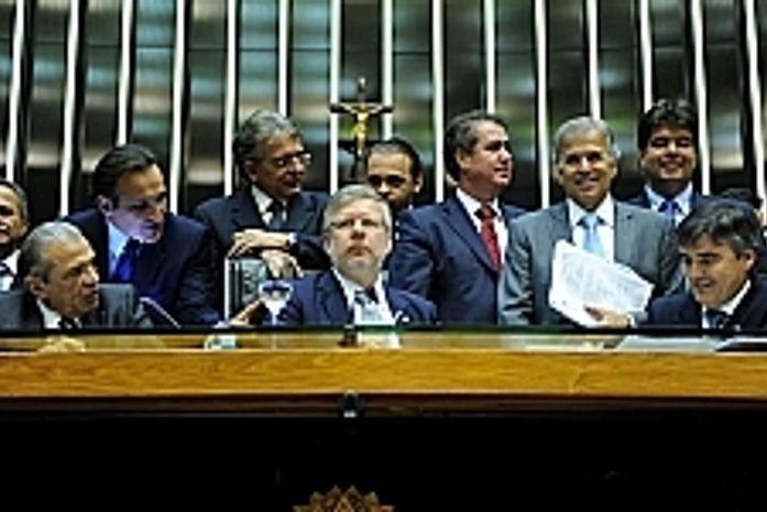 Exigência de caução em hospitais pode virar crime