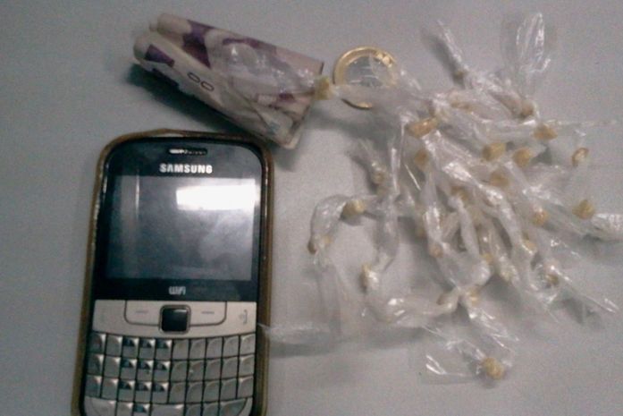 Adolescente é presa com 51 pedras de crack na Jatiúca