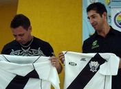 Sem holofotes, Barcelona 'genérico' apresenta Sérgio, ex-Palmeiras