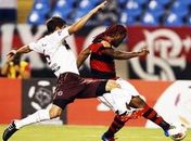 Flamengo vence, mas está eliminado da Libertadores
