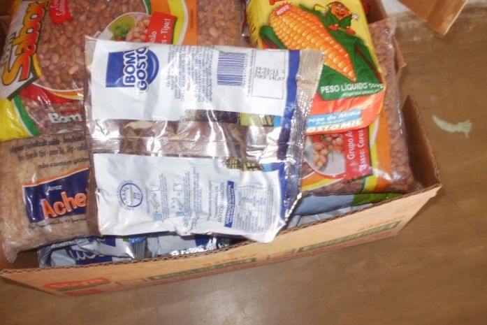 Alimentos vencidos que seriam distribuídos em Piaçabuçu