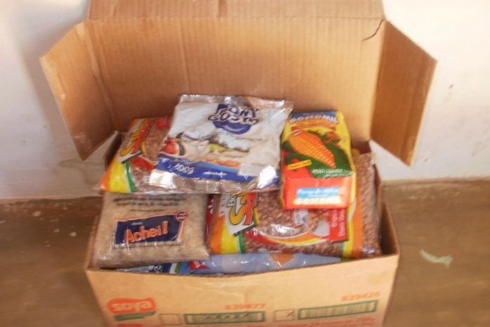 Alimentos vencidos que seriam distribuídos em Piaçabuçu
