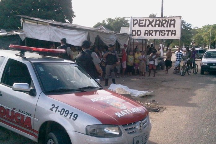 Ex-presidiário é executado ao lado de batalhão da PM