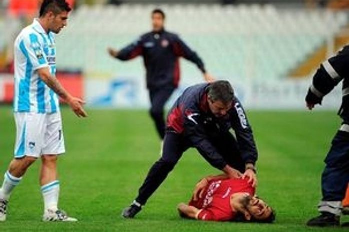 Jogador do Livorno morre e rodada é suspensa