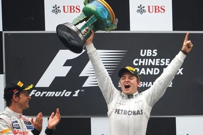 Rosberg ganha na China e Bruno Senna chega em 7º