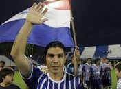 Cabañas volta a atuar profissionalmente após se recuperar de tiro