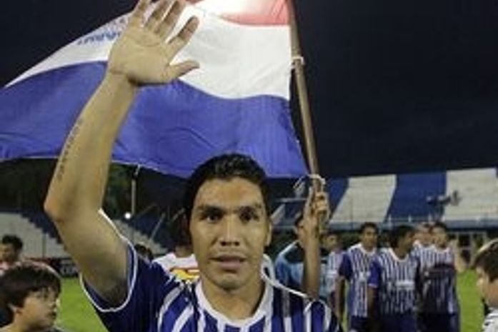 Cabañas volta a atuar profissionalmente após se recuperar de tiro