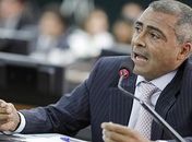 Romário defende Joel Santana para lugar de Mano na seleção