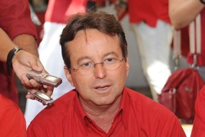 Recife - Prefeito veta proibição a jogo pós-21h