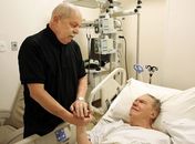 Sarney está bem, mas equipe médica restringe visitas, diz assessoria