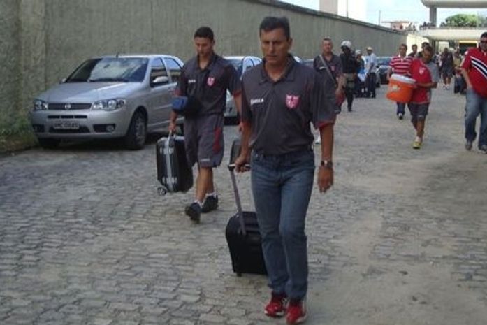 Comeli aceita proposta e deixa o CRB para comandar o Criciúma