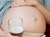 Síndrome de alcoolismo fetal causa danos permanentes no bebê