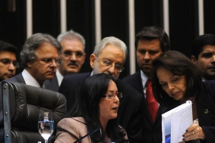 Congresso instala CPI para investigar ligações de Cachoeira com políticos