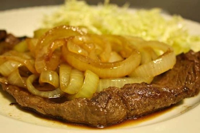 Saiba como turbinar seu bife acebolado