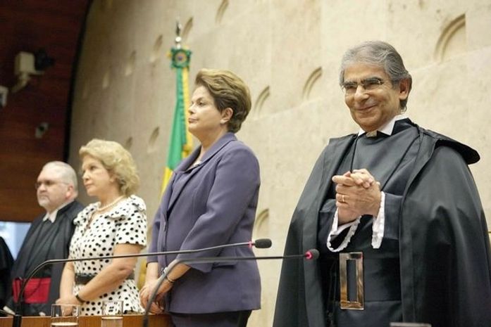 Novo Presidente do STF: "Juizes não podem ser prepotentes"