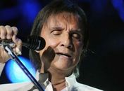 Roberto Carlos festeja 71 anos e ganha coro de 8,5 mil pessoas no RJ