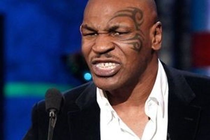 Mike Tyson diz ter engravidado policial quando esteve preso