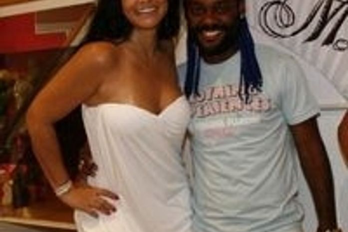 Ex-mulher de Love é indiciada por rave com menores na casa do jogador