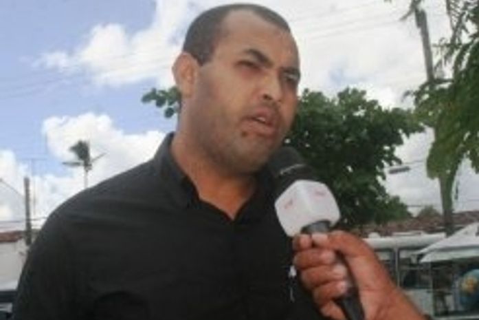Vereador capota veículo ao voltar da zona rural do município
