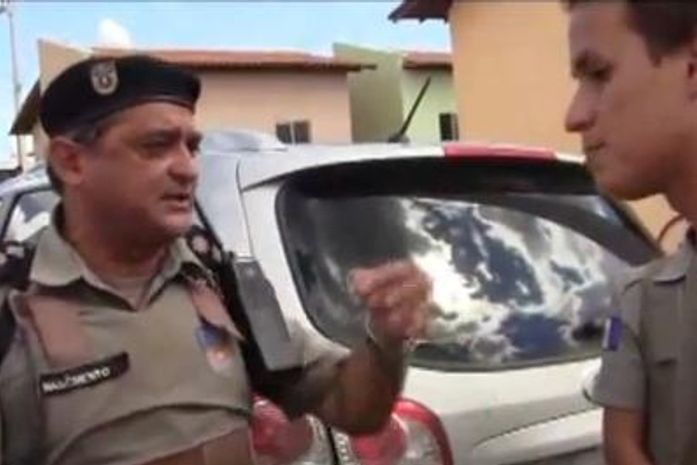 Censura PM e estudantes.