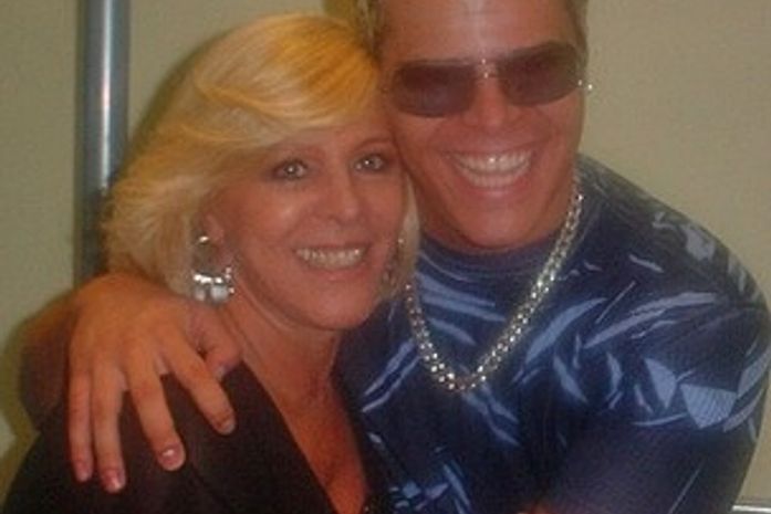 Após quatro meses internada com depressão, Vanusa deve ter alta, diz filho