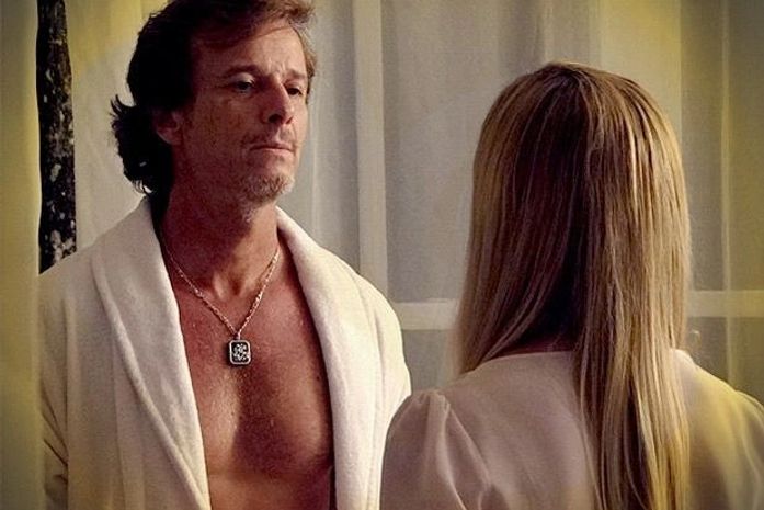 'Avenida Brasil': cheio de dívidas, Max pretende sequestrar Carminha