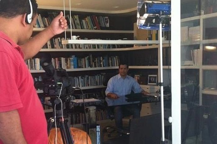 Quintella gravando inserções para TV do PR