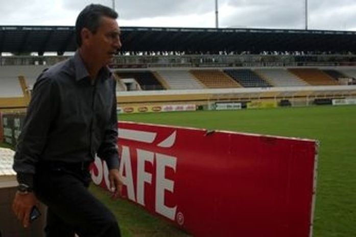 Técnico Paulo Comelli é apresentado no Criciúma