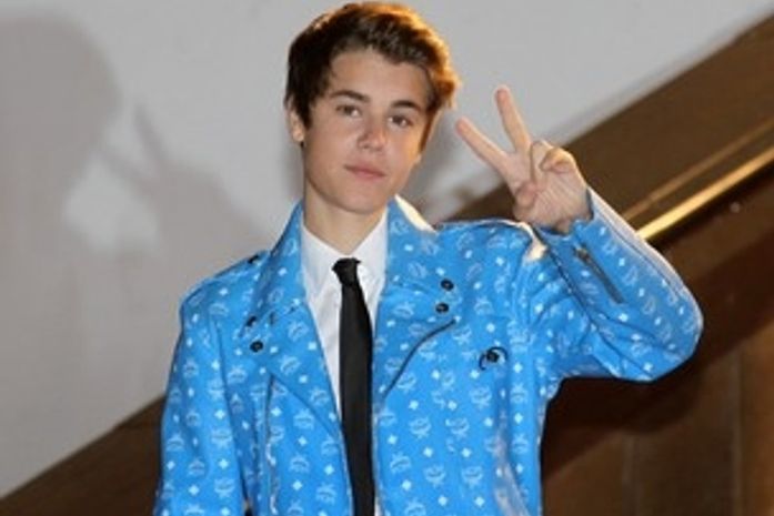 Bieber teria feito música sobre mulher que o acusou de ser pai de seu filho