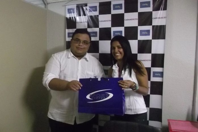 Ganhador da camisa oficial do CRB recebe o prêmio