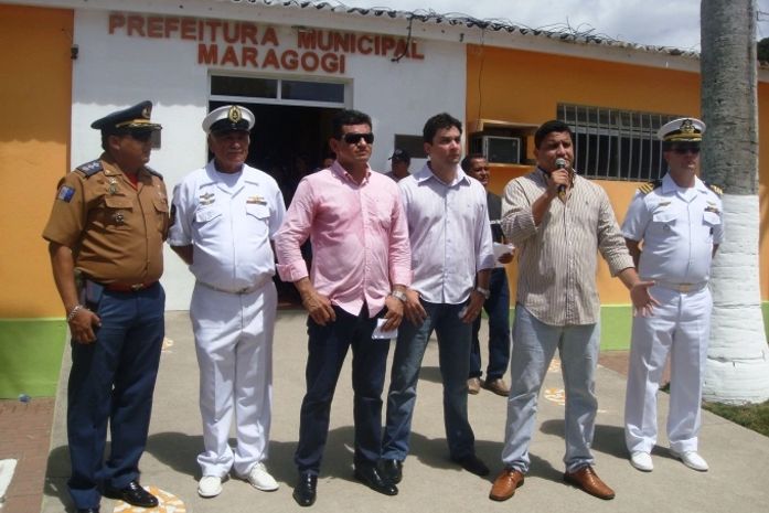 Deputado entrega mais uma ambulância para povoado de Maragogi