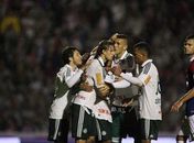 Bola parada funciona, e Palmeiras derrota Paraná em Curitiba