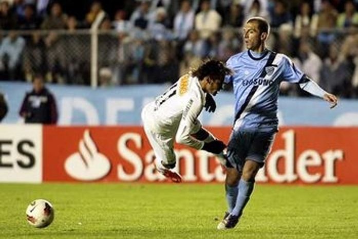 Muricy diz que atiraram banana em Neymar e reclama de impunidade