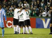 Em casa, Coritiba faz 4 no Paysandu e se aproxima das quartas