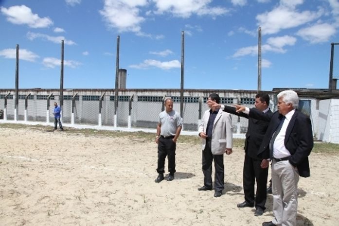 Nonô acompanhou serviços executados no presídio