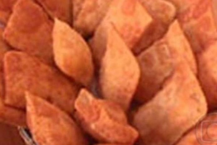 Aprenda a faezr uma deliciosa massa de pastel