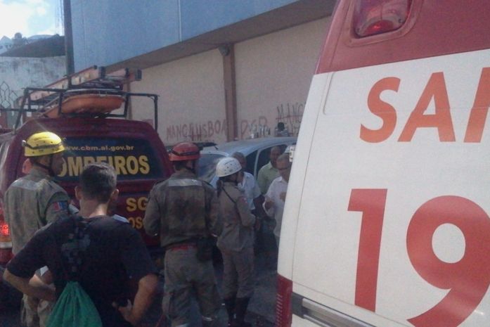 Pedreiro sofre descarga elétrica e é arremessado a 4 metros