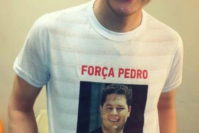 Michel Teló posta foto com camiseta em apoio a Pedro Leonardo: 'Força'