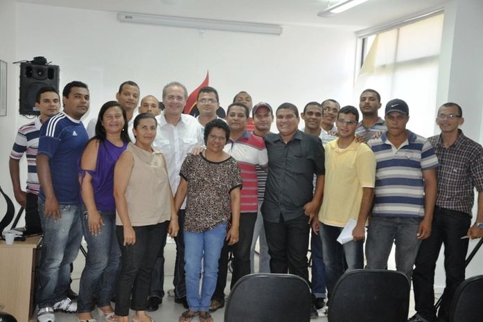 Profissionais procuraram senador do PMDB para agradecer pelas conquistas da categoria